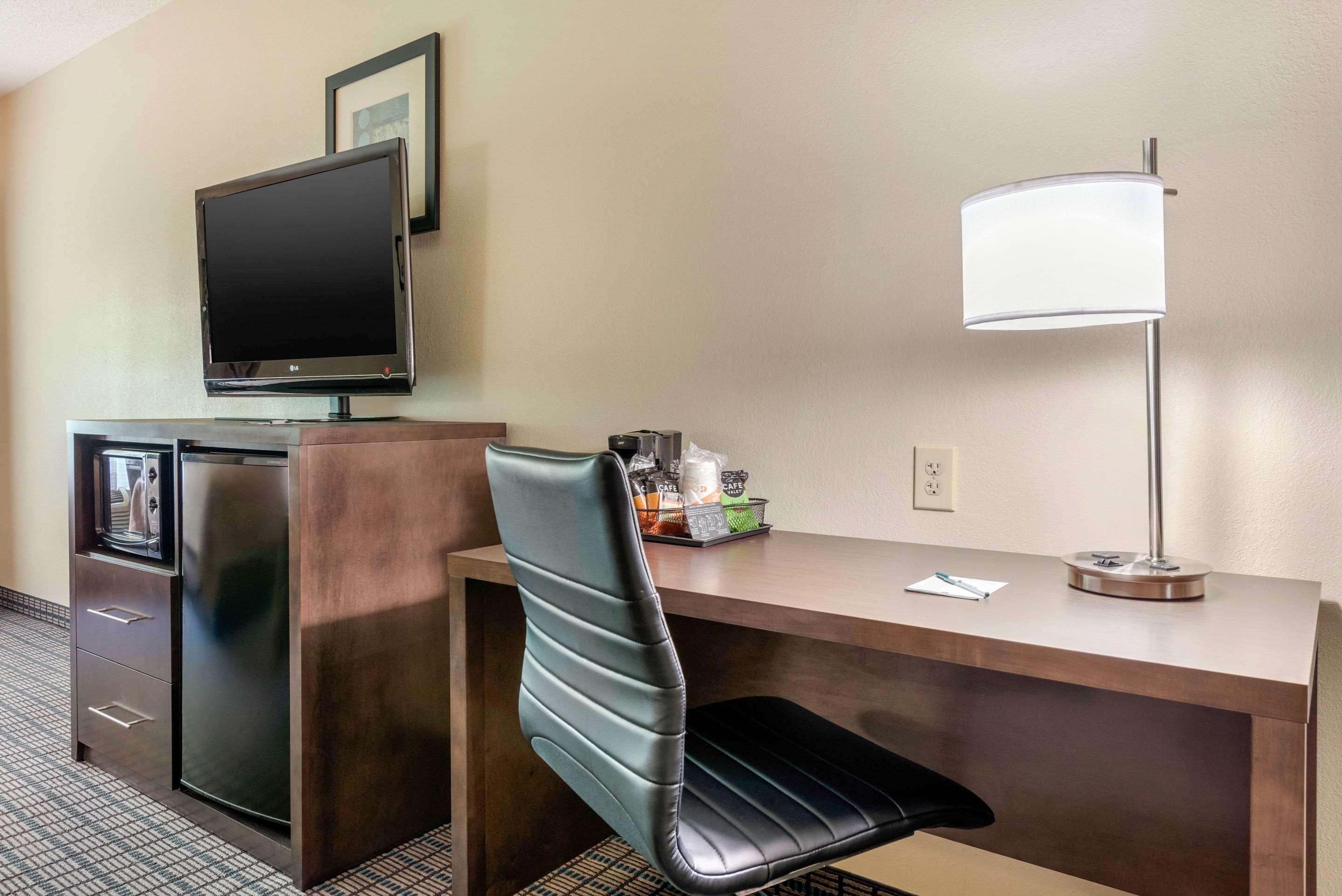 Comfort Inn & Suites Cincinnati Extérieur photo