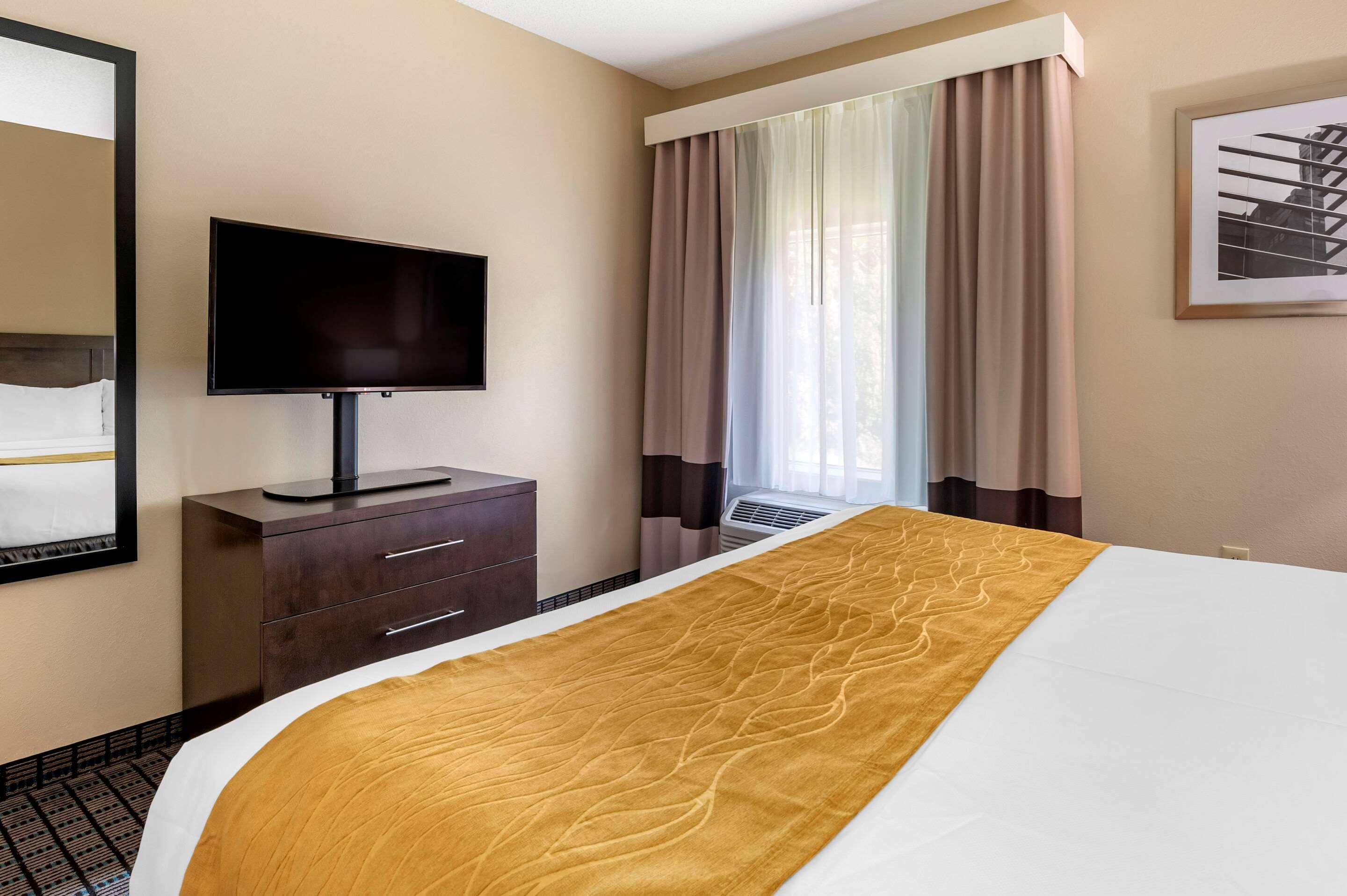 Comfort Inn & Suites Cincinnati Extérieur photo
