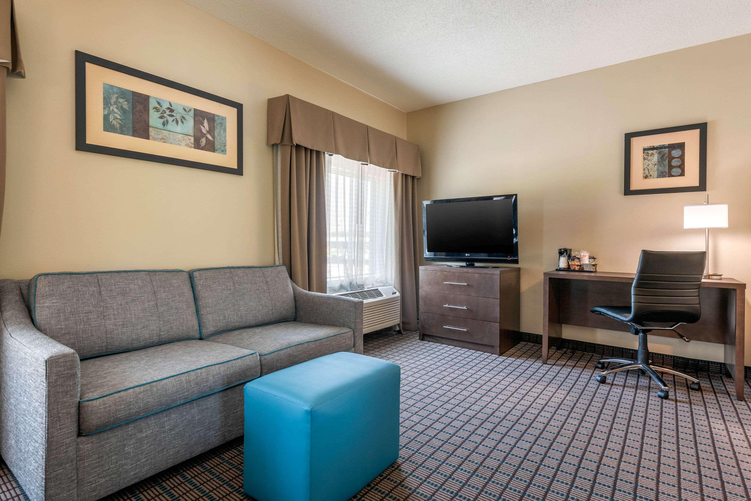 Comfort Inn & Suites Cincinnati Extérieur photo
