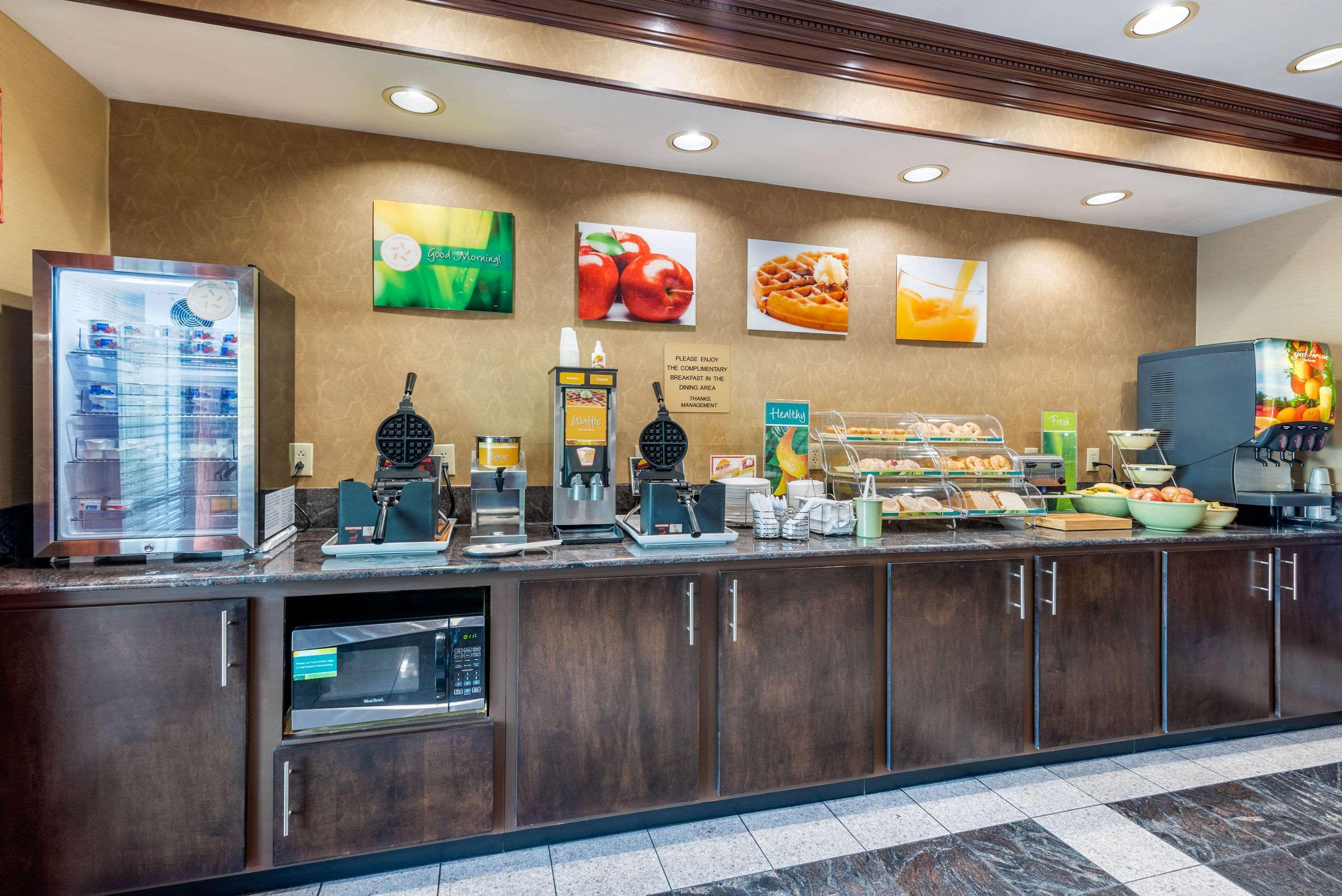 Comfort Inn & Suites Cincinnati Extérieur photo