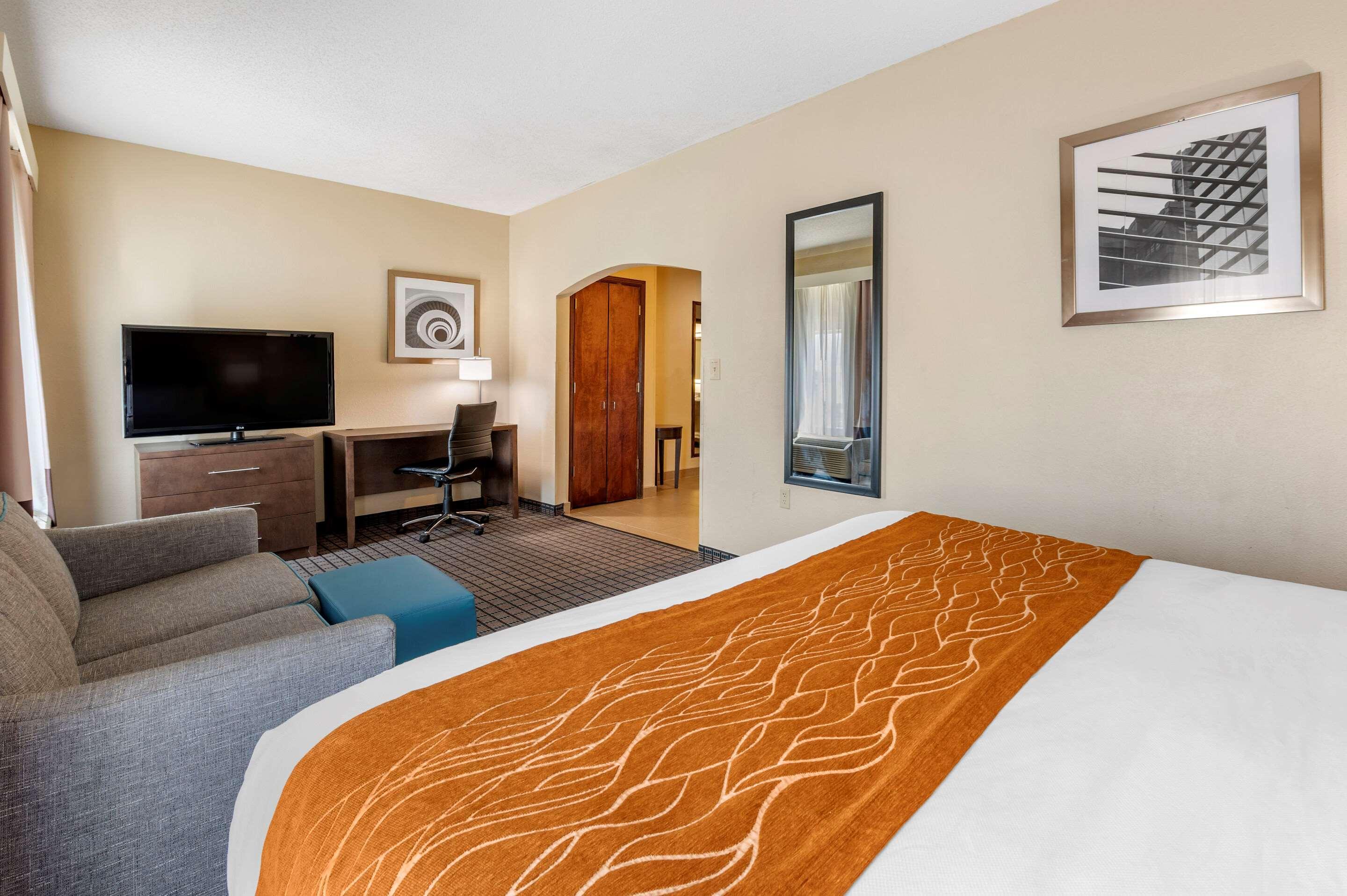 Comfort Inn & Suites Cincinnati Extérieur photo
