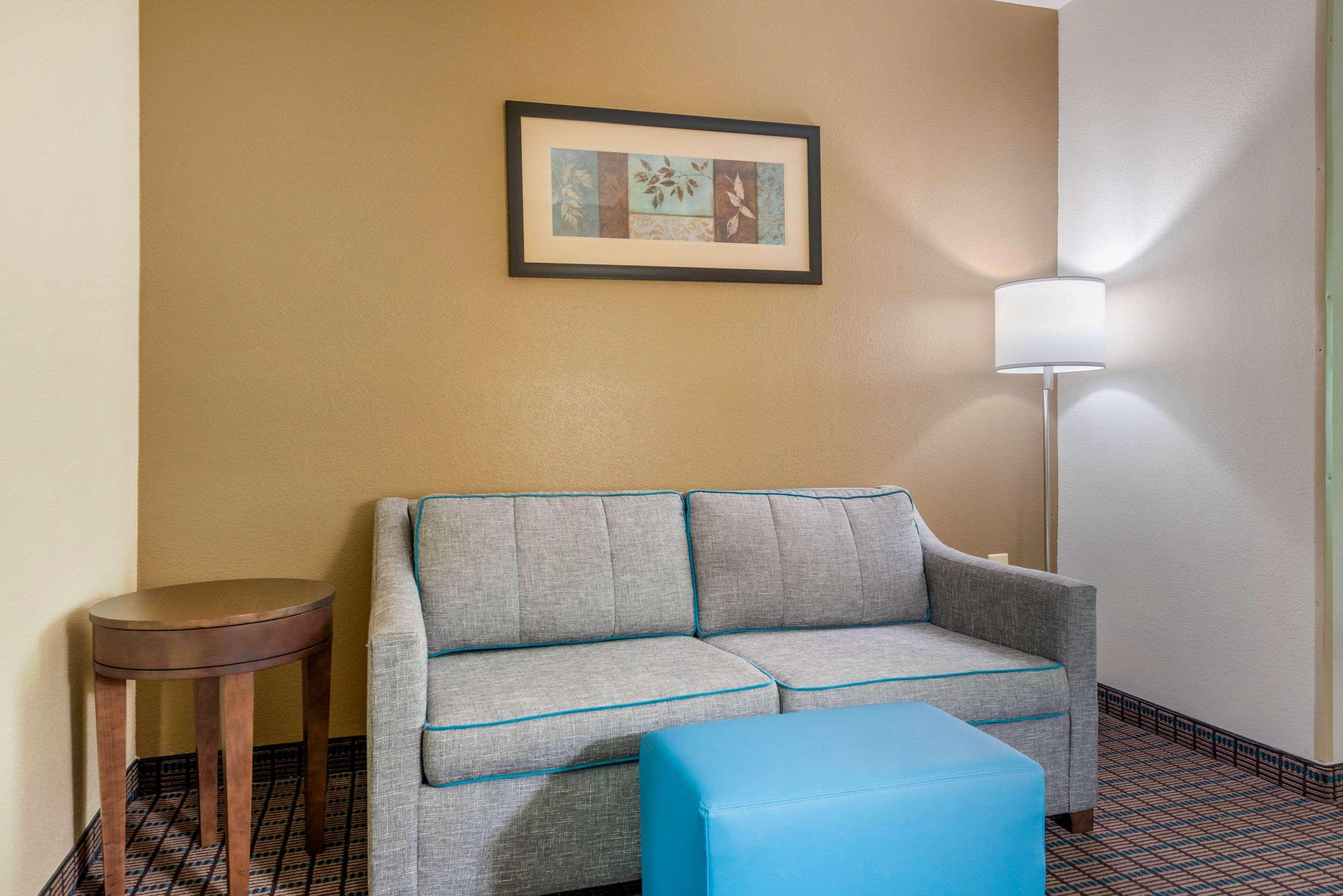 Comfort Inn & Suites Cincinnati Extérieur photo