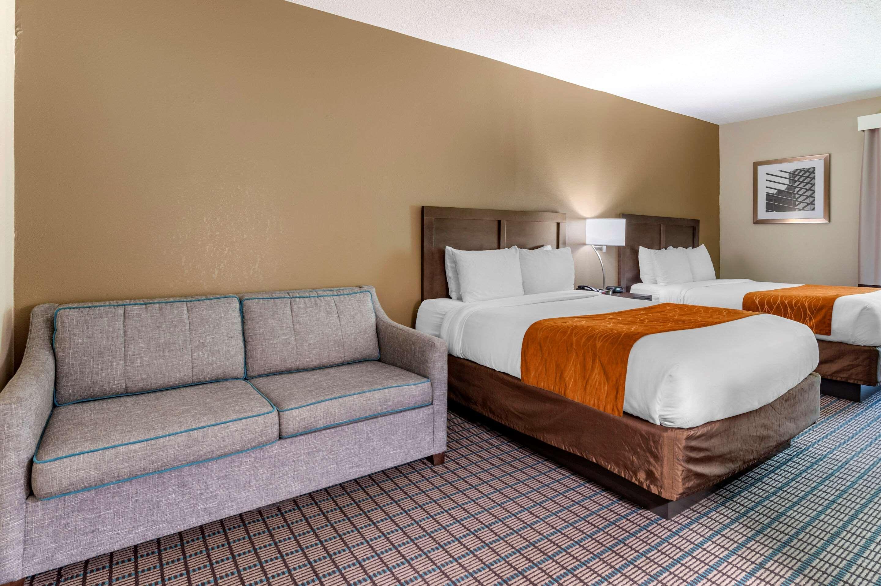 Comfort Inn & Suites Cincinnati Extérieur photo