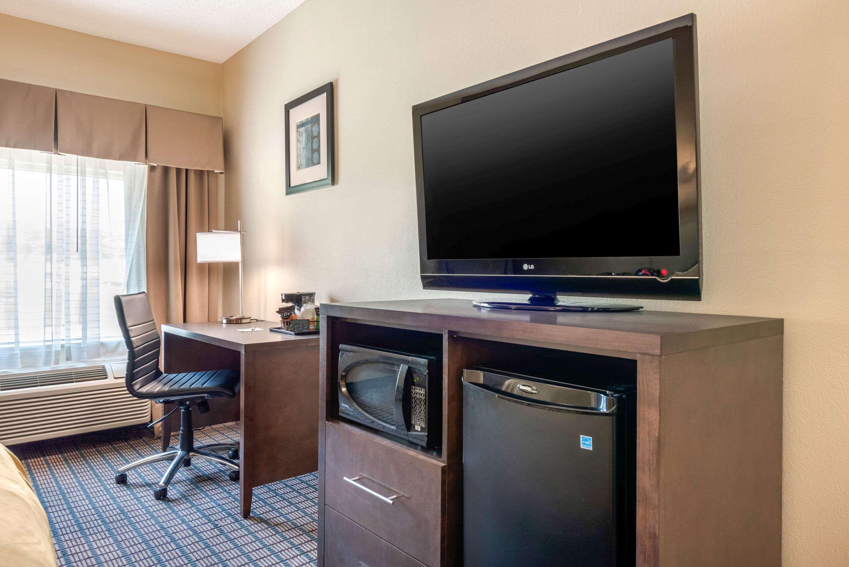 Comfort Inn & Suites Cincinnati Extérieur photo