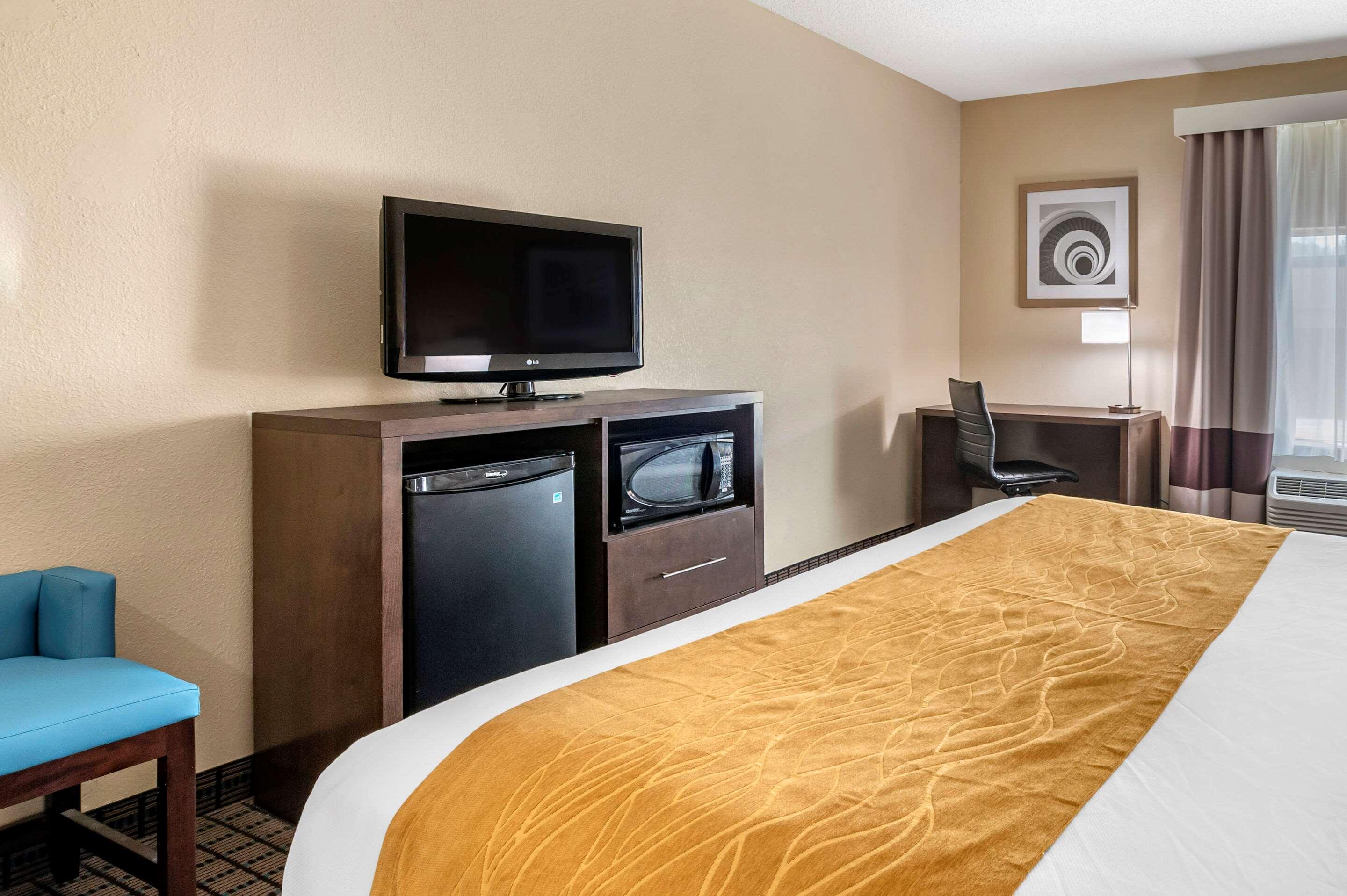 Comfort Inn & Suites Cincinnati Extérieur photo
