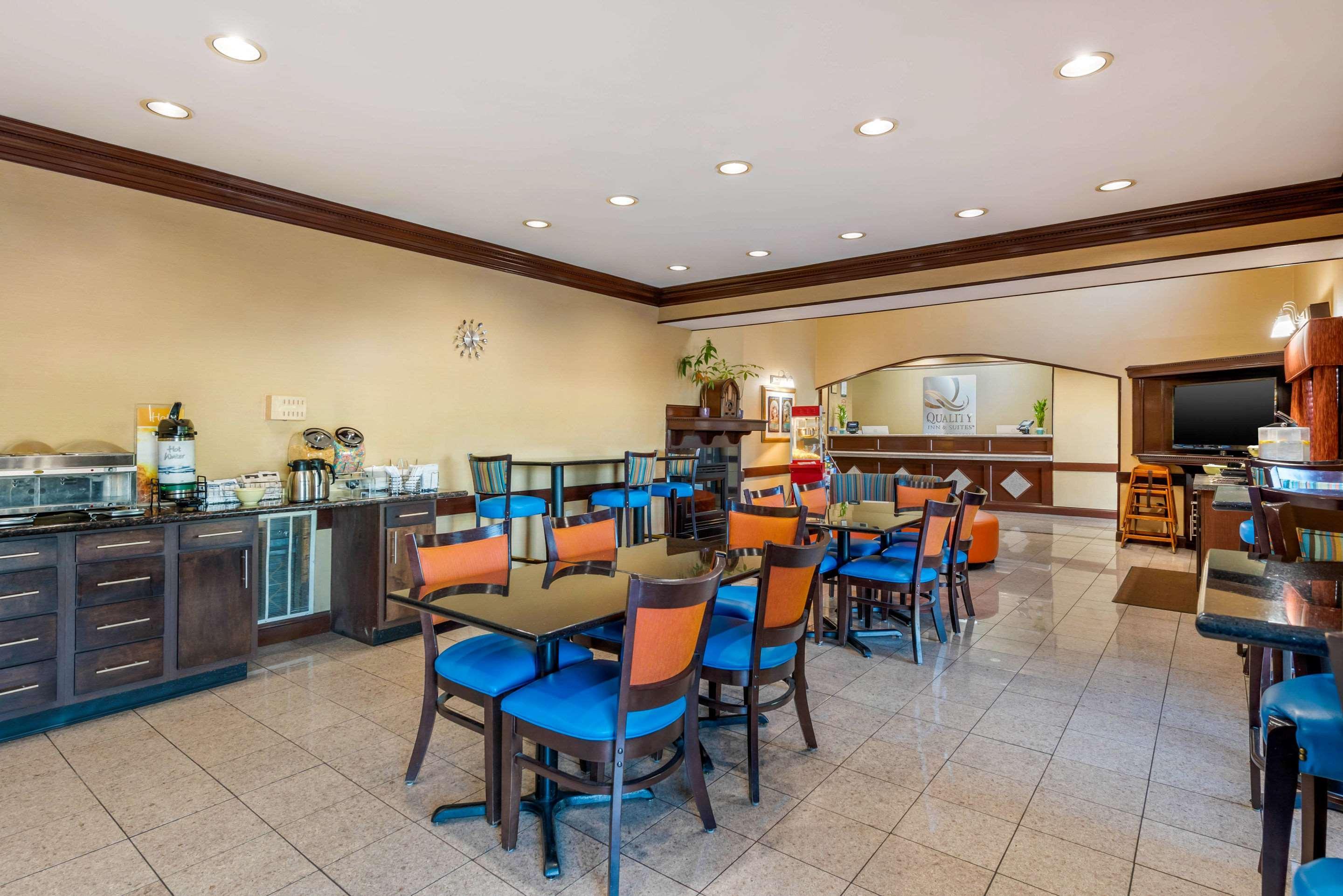 Comfort Inn & Suites Cincinnati Extérieur photo