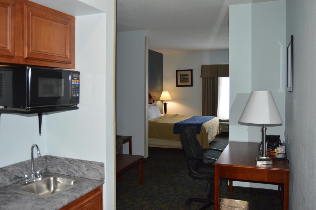 Comfort Inn & Suites Cincinnati Extérieur photo